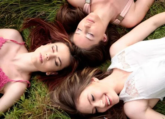 З Днем Друзів 2025! Привітання, картинки та ідеї, як зробити цей день незабутнім