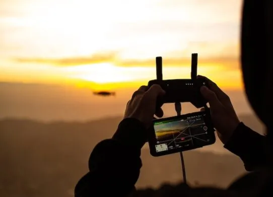 Чому вам варто придбати карбоновий лист для виготовлення дронів