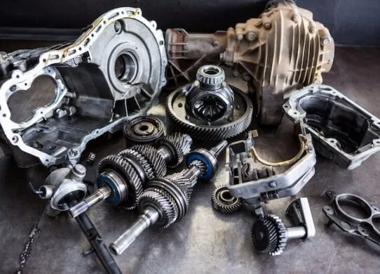 Чому вигідно купувати запчастини для авто з Польщі та як замовити без ризиків