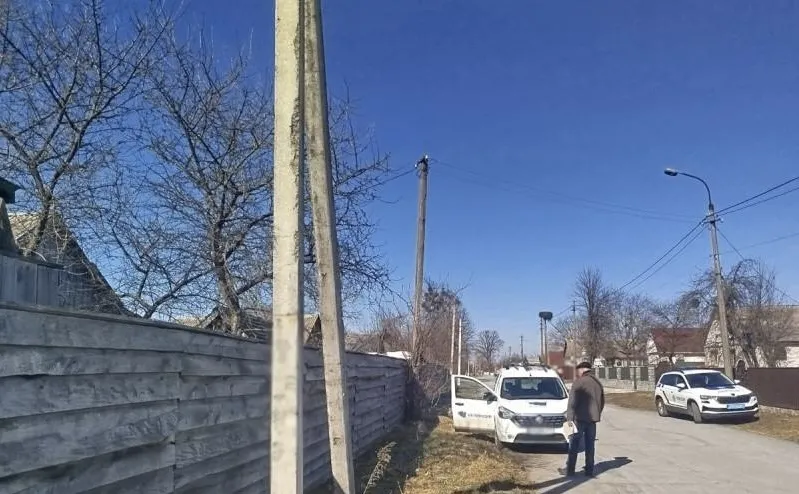 На Житомирщині судитимуть чотирьох чоловіків, які зрізали з опор телефонні дроти