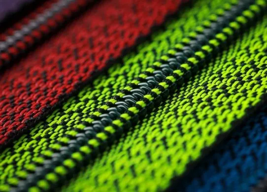 Які існують різновиди блискавок для одягу?