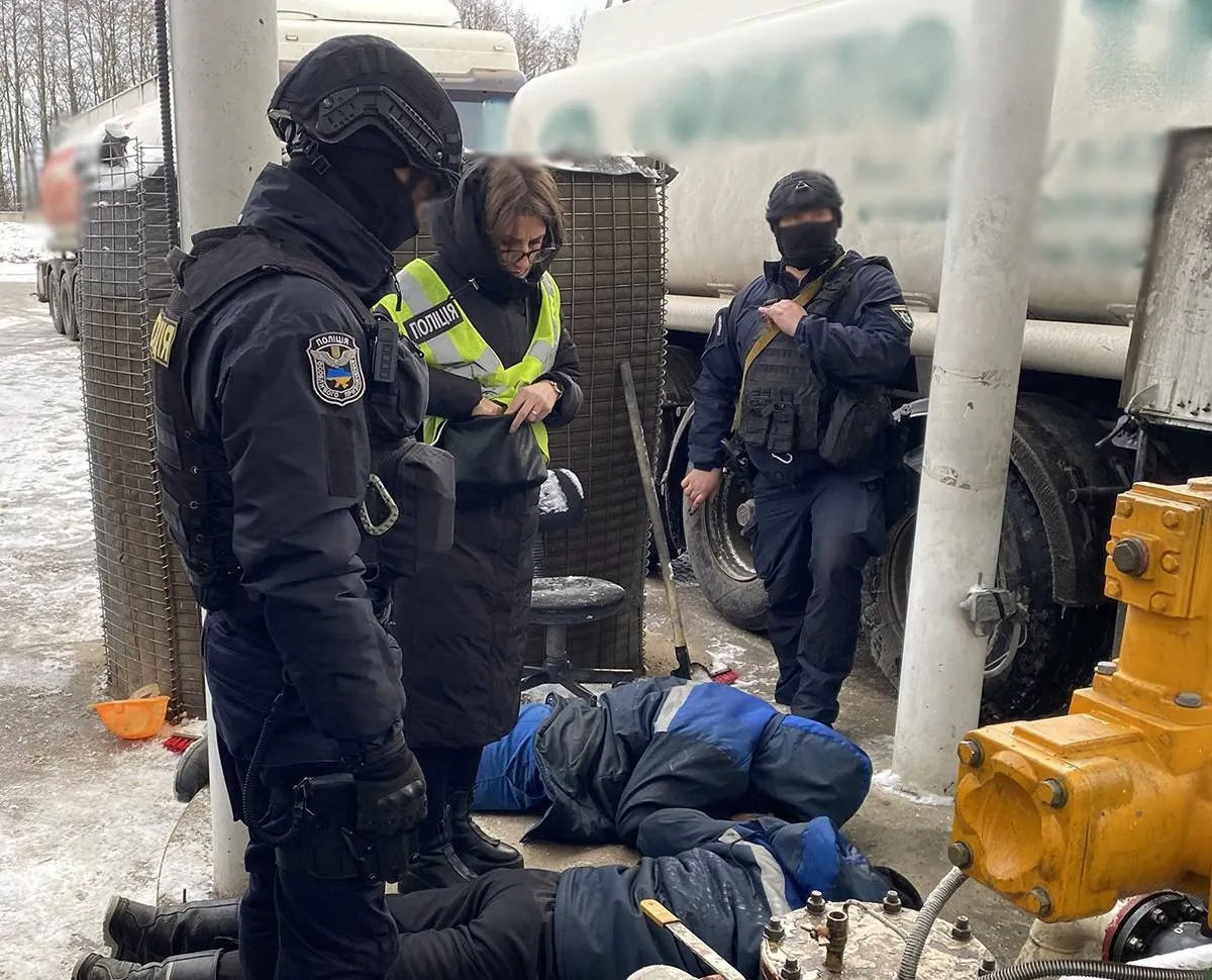 Крали дизель тоннами: на Житомирщині працівники станції розкрадали пальне на сотні тисяч