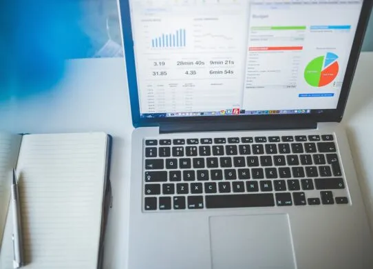 Публікував фейки й вимагав гроші: на Житомирщині покарано адміністратора скандальних Telegram-каналів