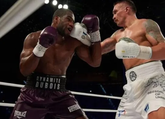 Усик знову на рингу: реванш із Дюбуа вже 19 липня — де дивитися бій наживо