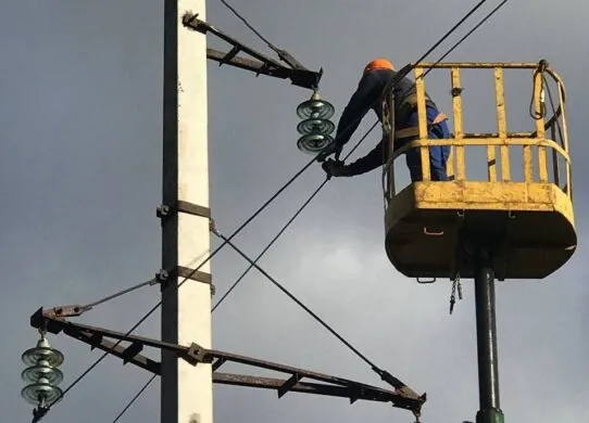 Житомиробленерго повертає світло після грози: понад 800 абонентів залишились без електроенергії