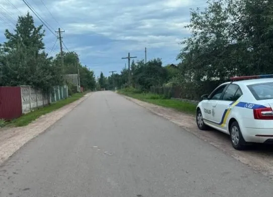 У Черняхові чоловік поранив знайомого ножем під час сварки