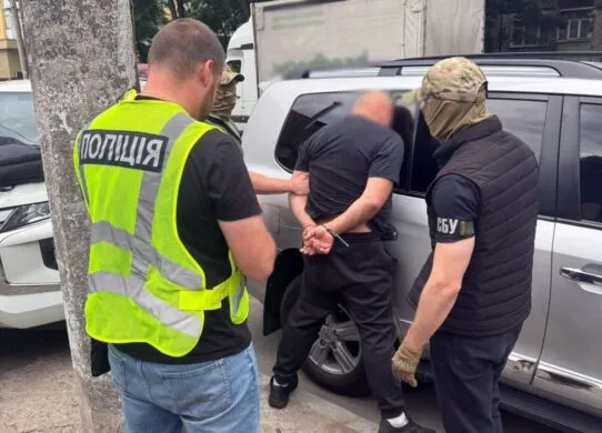 У Житомирі чоловік вимагав погрозами $500 - його затримано