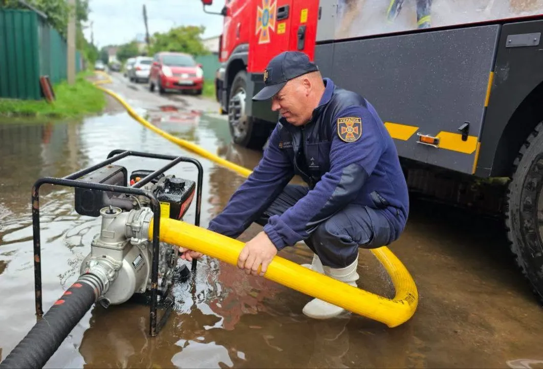 У Житомирі тролейбуси змінили маршрут через просадку дороги