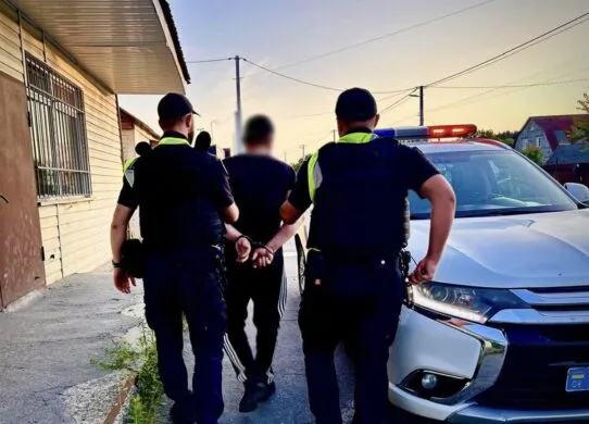 Замах на вбивство в Звягелі: стрілець поранив сусіда та втік