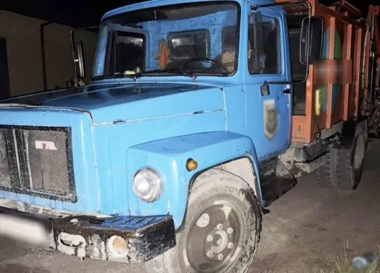 У Житомирському районі 18-річний хлопець угнав сміттєвоз