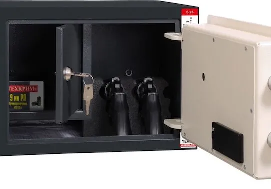 Личная безопасность и соблюдение закона: зачем нужен сейф под пистолет