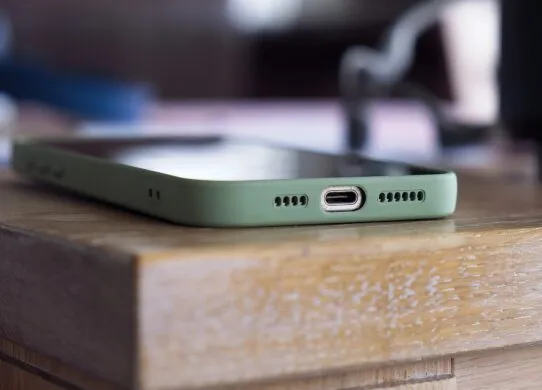 Телефон почав швидко розряджатися? Ось 5 найпоширеніших причин і як це виправити