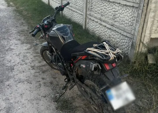 У Житомирському районі 13-річна дитина на мотоциклі потрапила в ДТП