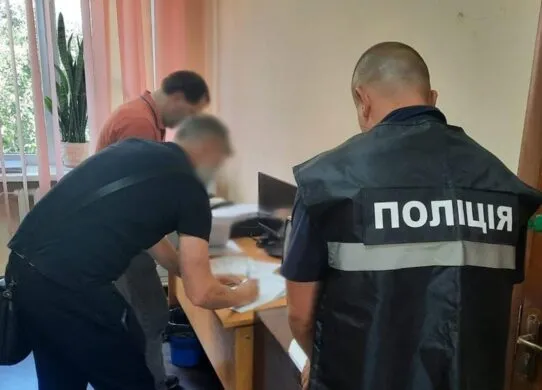 Директора навчального закладу на Житомирщині підозрюють у розтраті коштів