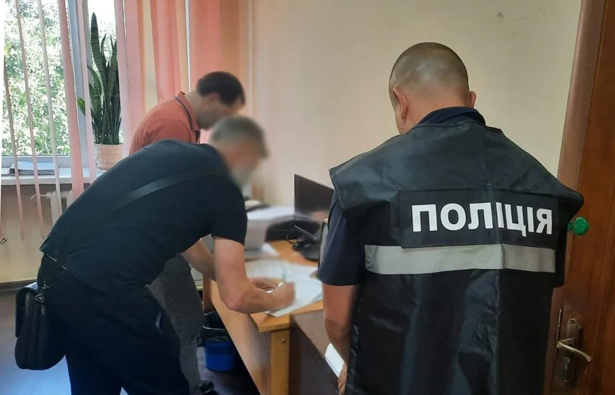 Директора навчального закладу на Житомирщині підозрюють у розтраті коштів