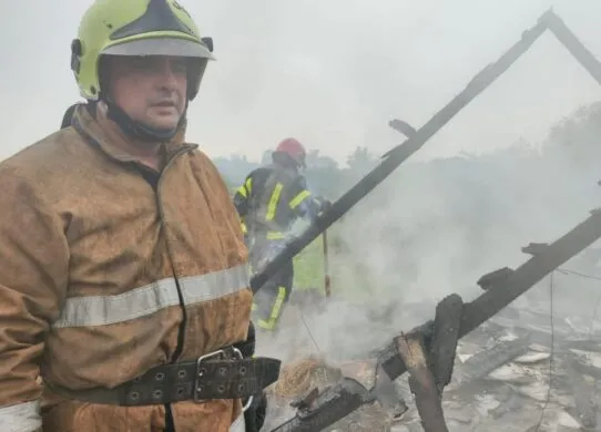 На Житомирщині спалахнула пожежа після удару блискавки