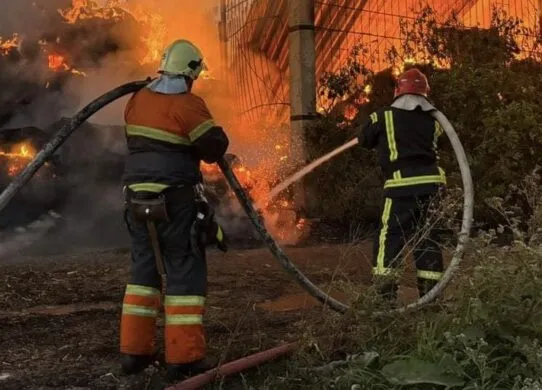 Вночі на Житомирщині спалахнула пожежа на сільгосппідприємстві