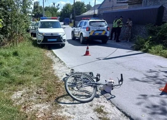 У Звягелі пенсіонерка на велосипеді потрапила під колеса авто