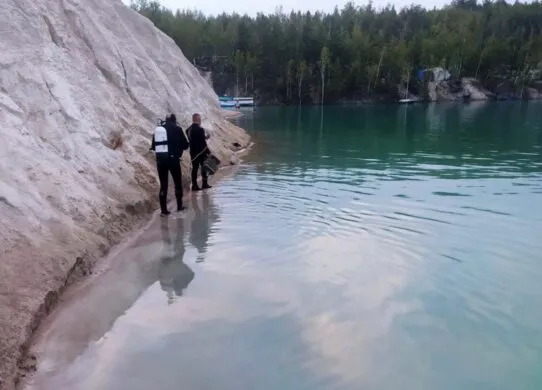 Трагедія на Житомирщині: чоловік пірнув у кар’єр і не виплив