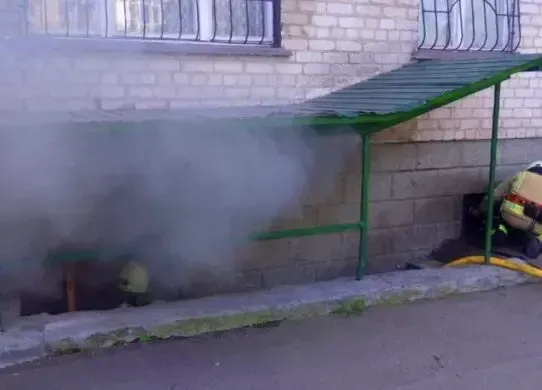 Через сміття у підвалі в пʼятиповерхівці Житомира сталася пожежа