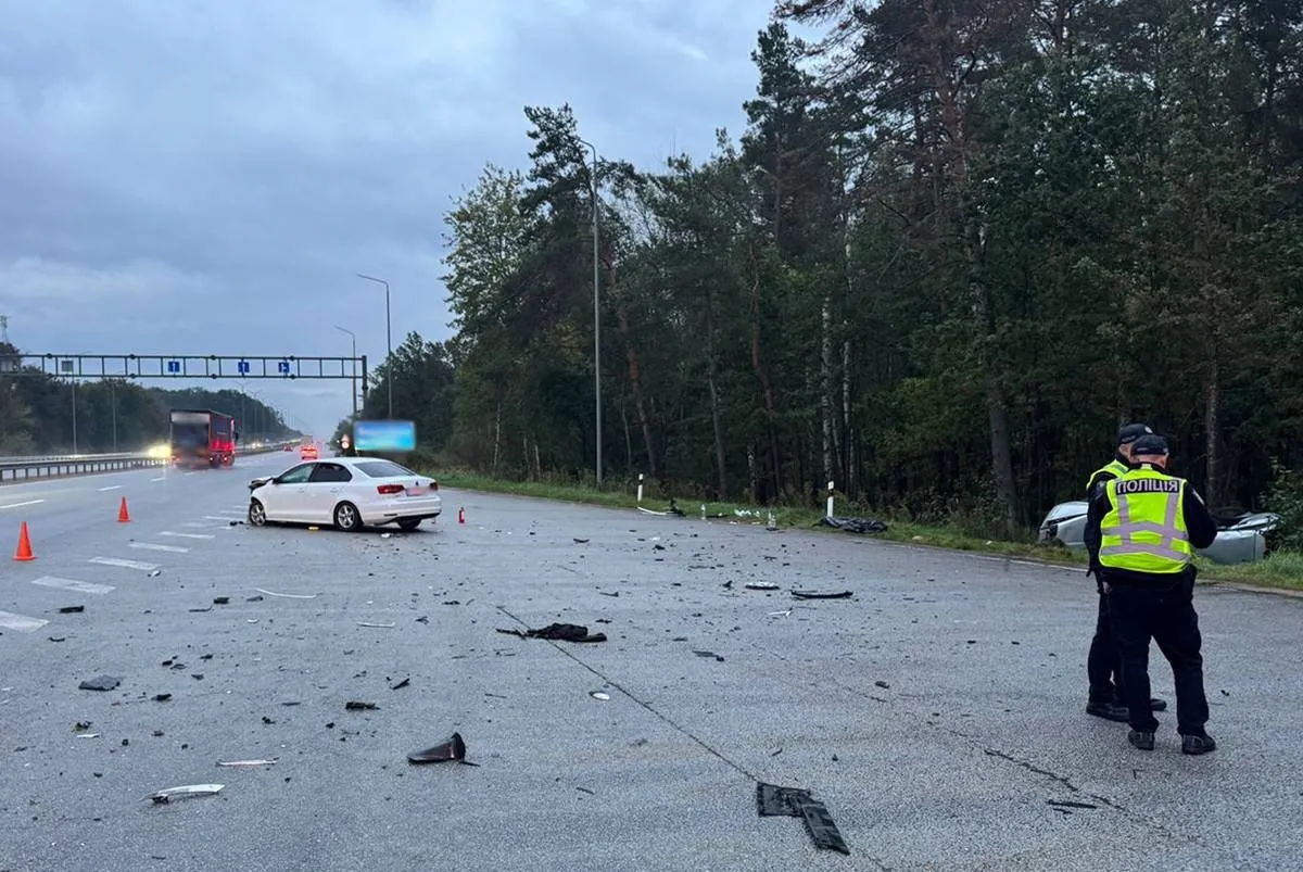 Трагедія на трасі біля Березівки: водій Skoda загинув, пасажирку іншого авто забрала швидка