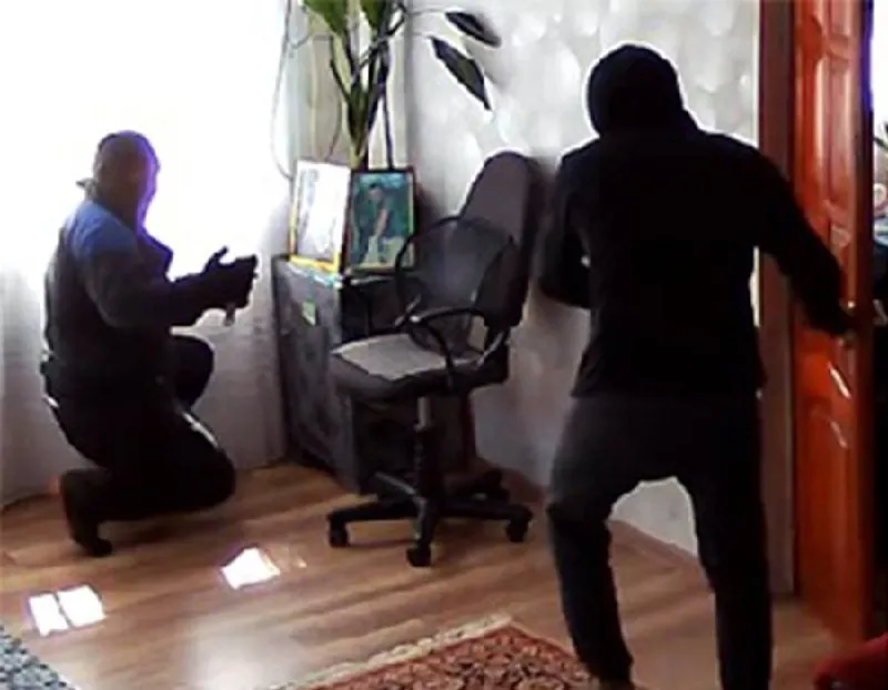 На Житомирщині пограбували батьків загиблого військового