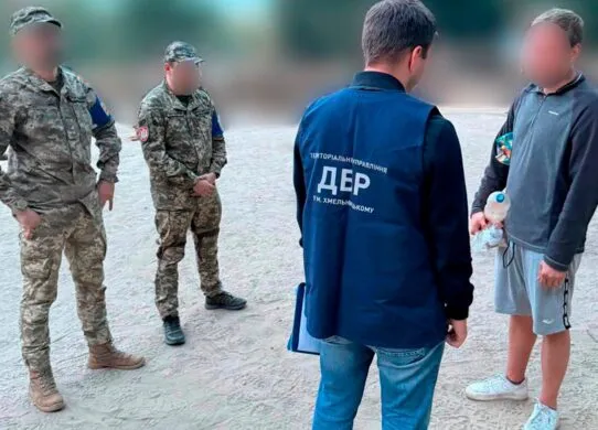 На Житомирщині двоє військових самовільно залишили частину зі зброєю