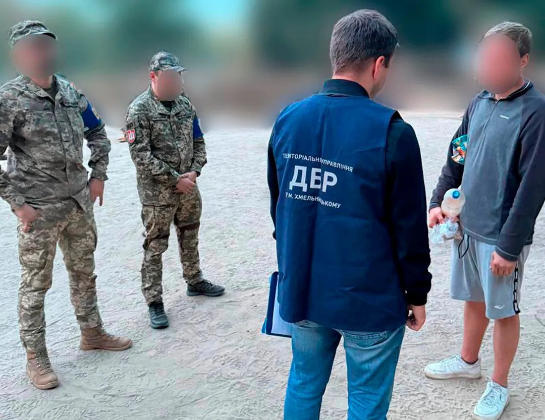 На Житомирщині двоє військових самовільно залишили частину зі зброєю