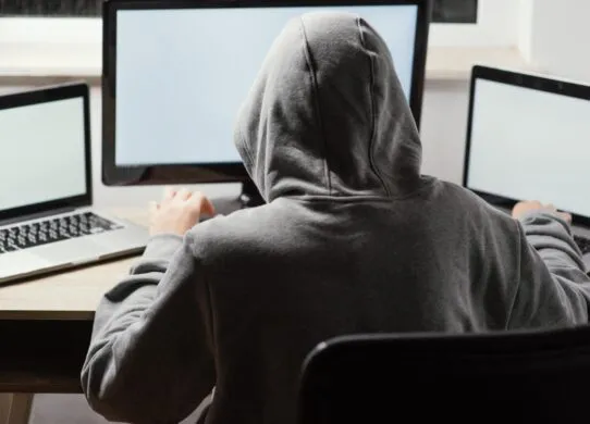 Переказав 50 тисяч за фото трактора: мешканець Житомирщини втратив гроші через шахрая