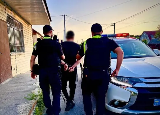 У Звягелі чоловік відкрив стрілянину по сусідах: поліція завершила розслідування