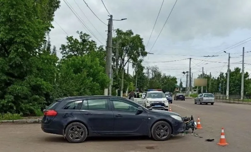 У Житомирі водій Opel збив 16-річного мотоцикліста: справу передали до суду