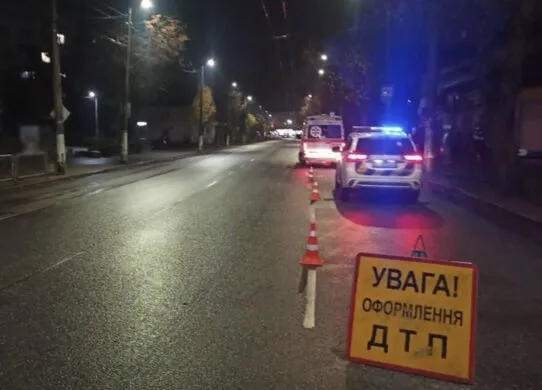 Жахлива ДТП у Житомирі: на мотоциклі загинула 17-річна дівчина