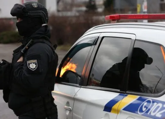 На Житомирщині чоловік під час застілля вбив товариша виделкою: що відомо станом на сьогодні