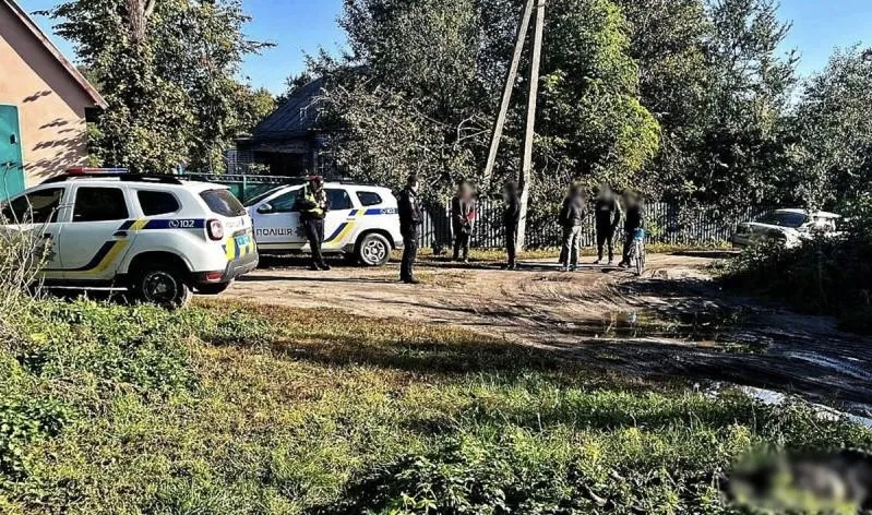 На Житомирщині жінка дощечкою забила до смерті «незвану гостю»