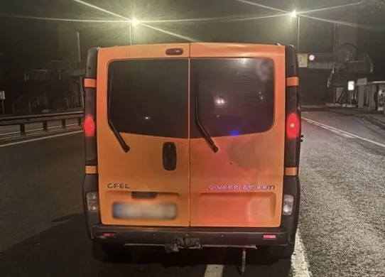 На Житомирщині попутник погрожував ножем і викрав авто