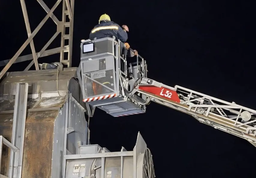 На Житомирщині чоловік дивом вижив після падіння в бункер