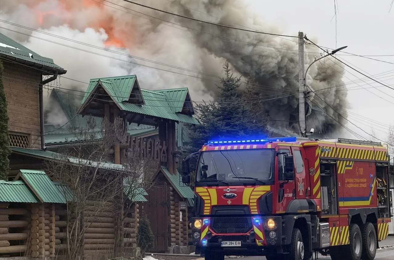 У Житомирі згорів торговий комплекс: деталі великої пожежі