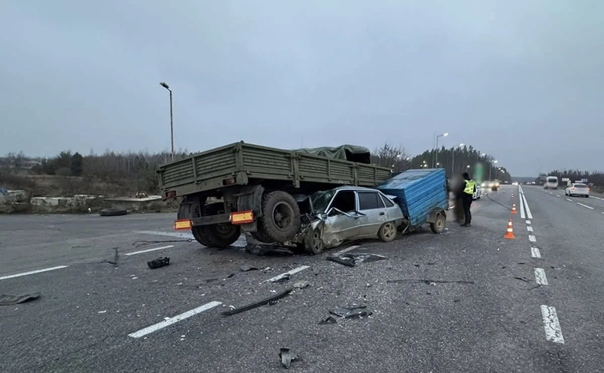 На Житомирщині в аварію потрапили двоє громадян Узбекистану