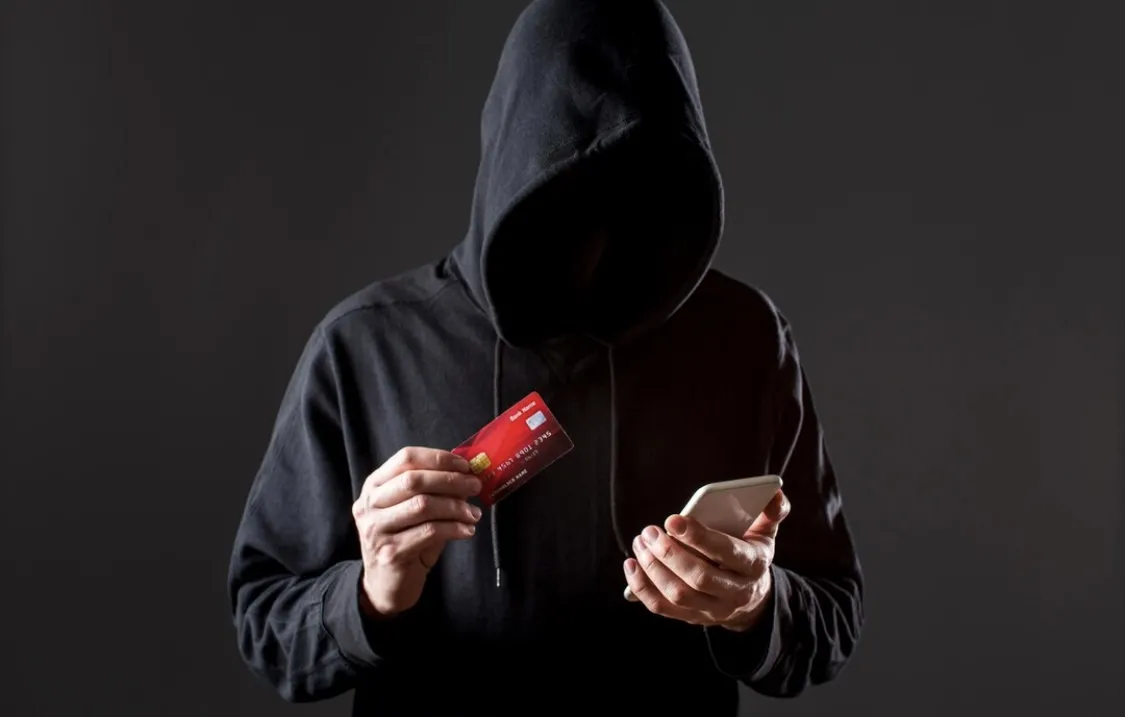 Шахрай ошукав мешканця Житомирщини на «кругленьку» суму