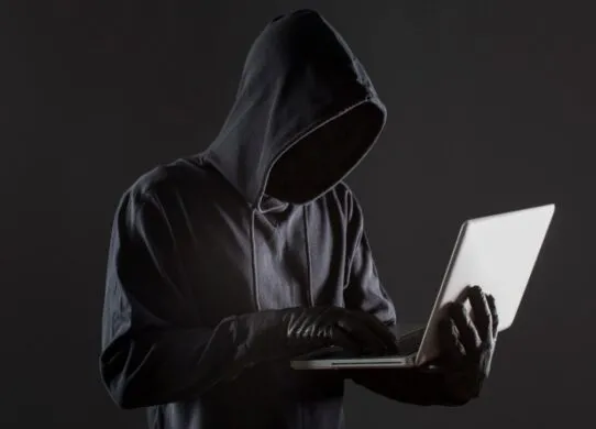 Хотіла легкий заробіток — втратила 350 тисяч: у Коростені шахраї розіграли жінку