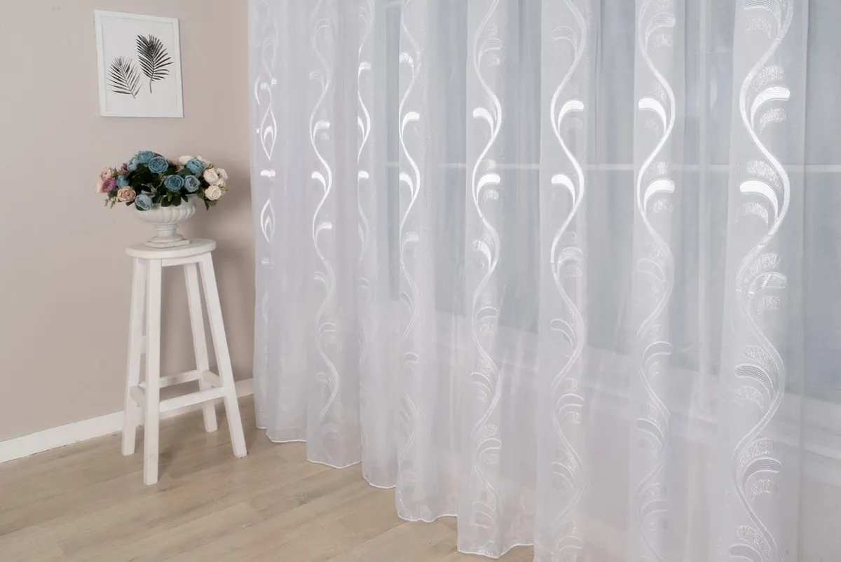 Какие ткани лучше выбрать для маленькой комнаты?