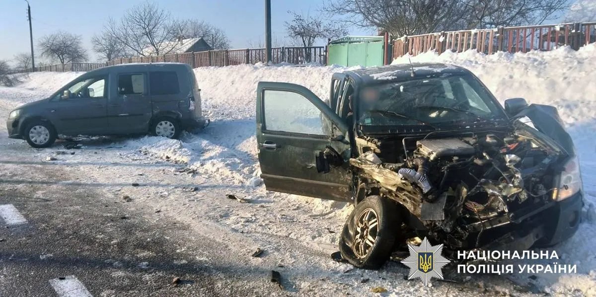 ід Житомиром зіткнулися дві фури та мінівен