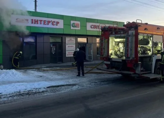 На Житомирщині ледь не згорів магазин через коротке замикання
