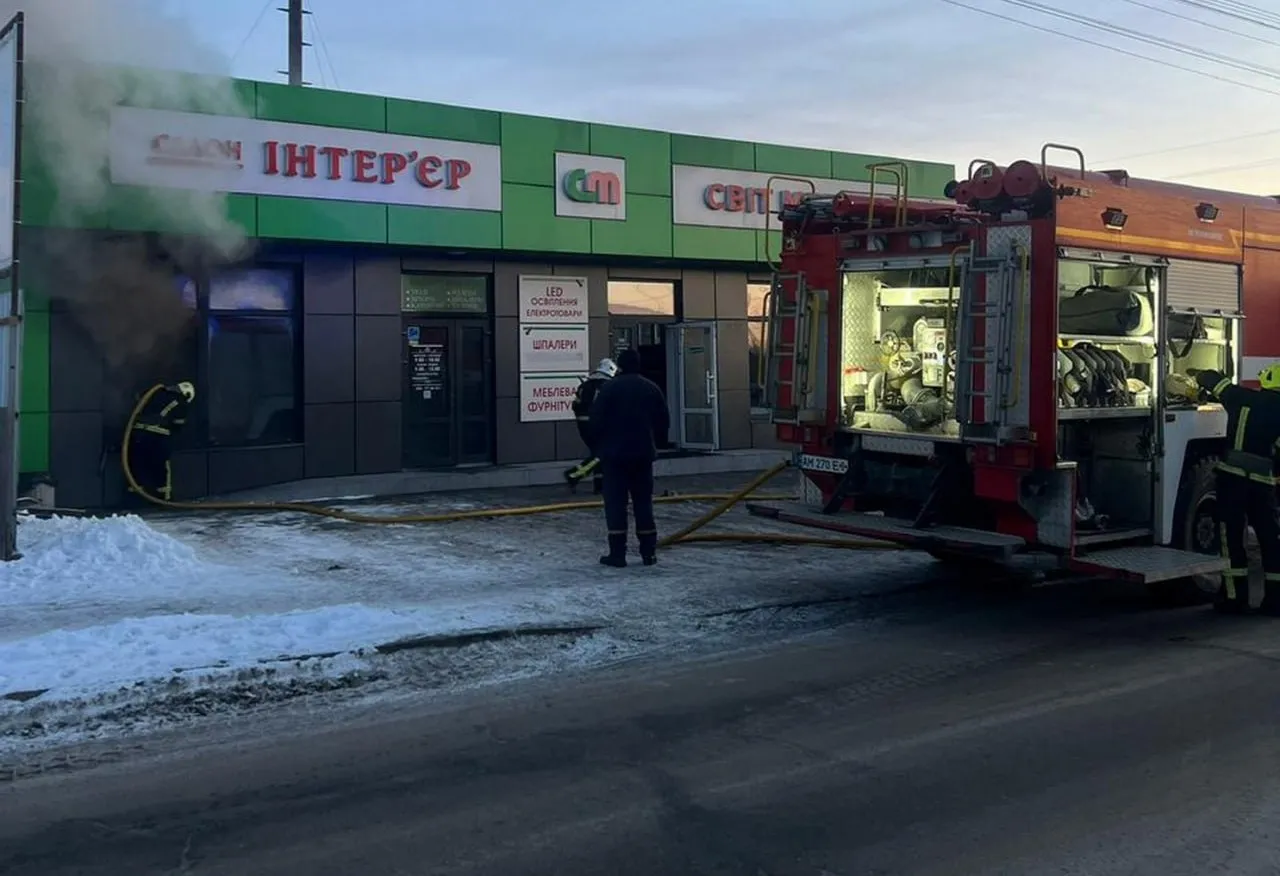 На Житомирщині ледь не згорів магазин через коротке замикання