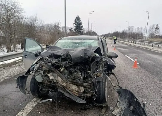 Молода пара потрапила під «Камаз» на Житомирщині