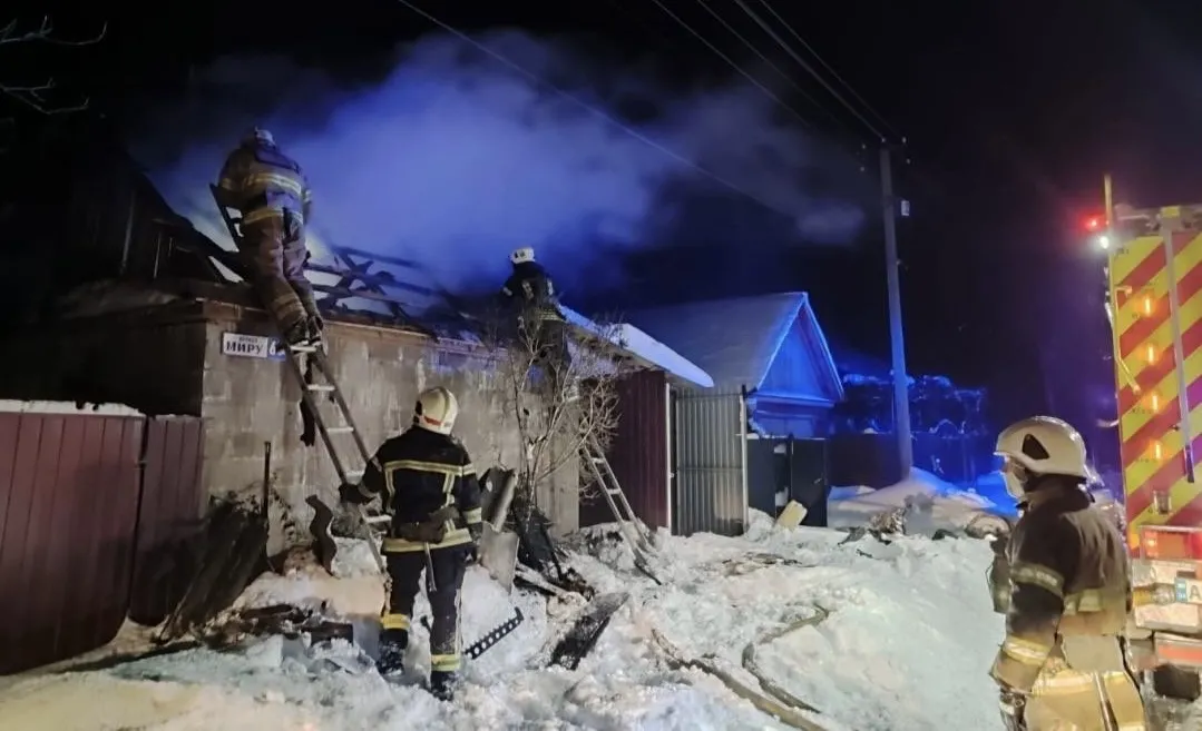 На Коростенщині за годину ліквідували серйозну пожежу