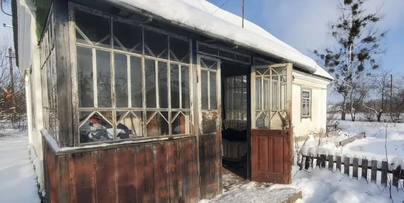 На Житомирщині чоловік з ножовим пораненням тиждень помирав вдома, не звернувшись по допомогу