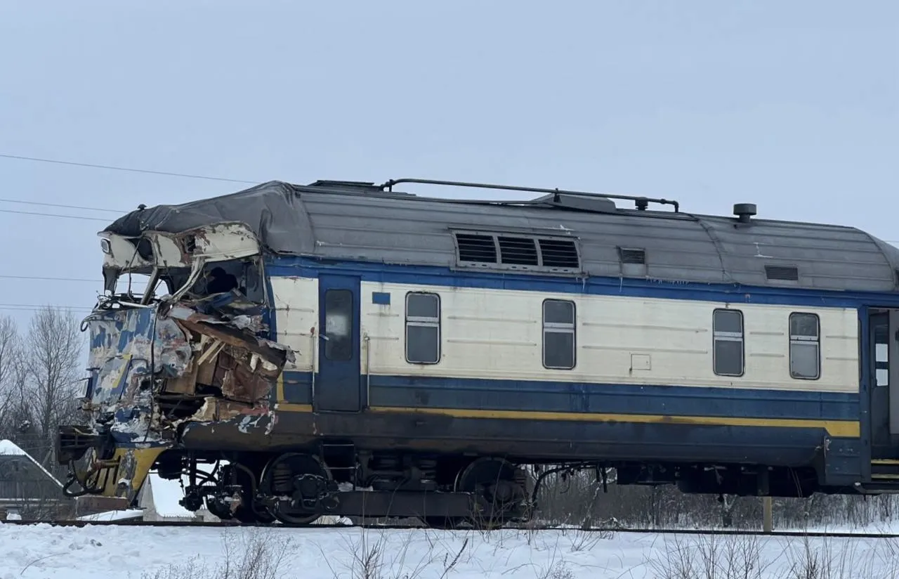 На Житомирщині вантажівка DAF протаранила поїзд