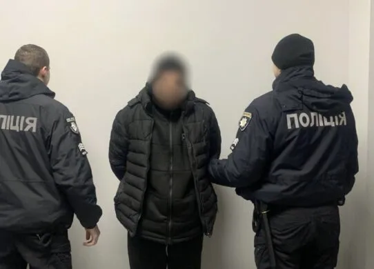 Мешканець Житомирщини три роки переслідував сусідську дівчинку