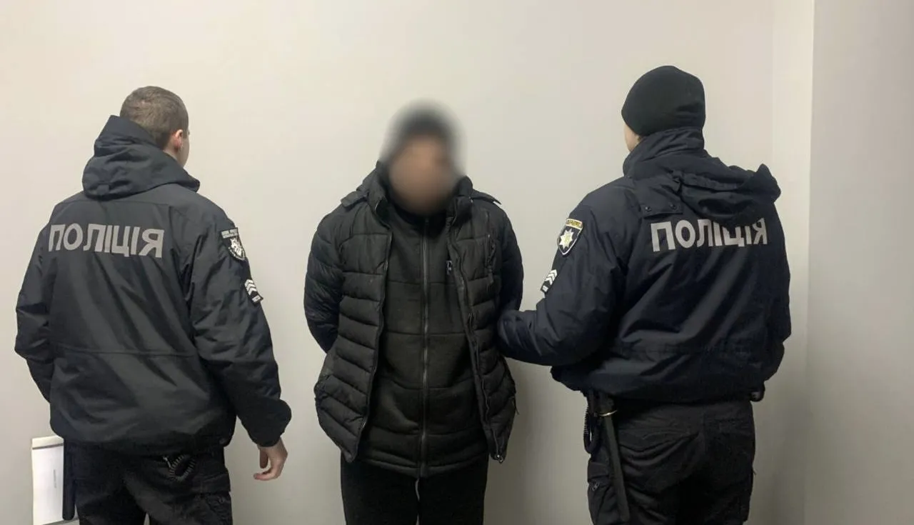 Мешканець Житомирщини три роки переслідував сусідську дівчинку